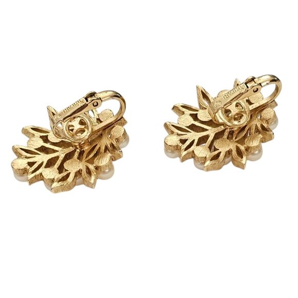 Trifari Gold Tone Faux Pearl Open Leaf Clip-On Earrings, Signed L832 - Picture 3 of 7